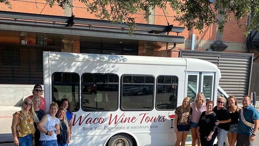 Waco: Wine Tour with Tasting and Light Lunch