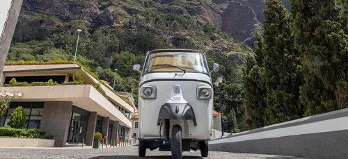 Do Funchal - Nun's Valley Tuk Tuk Tour (2h30)