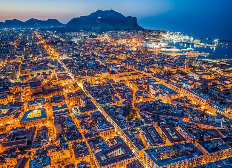 Picture 4 for Activity Palermo: Grand Night Tour in CruiserCar