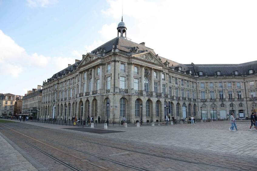 Picture 6 for Activity Bordeaux: Tour with Private Guide