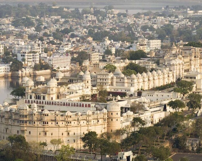 Picture 1 for Activity Udaipur: Private Sightseeing Guided City Tour in Udaipur