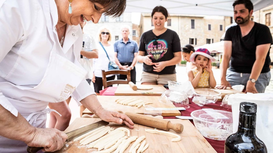 Montepulciano: Italian Cooking Class at a Tuscan Farm