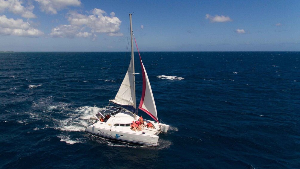 Full Day Catamaran Luxury Cruise to Northern Islands w Lunch