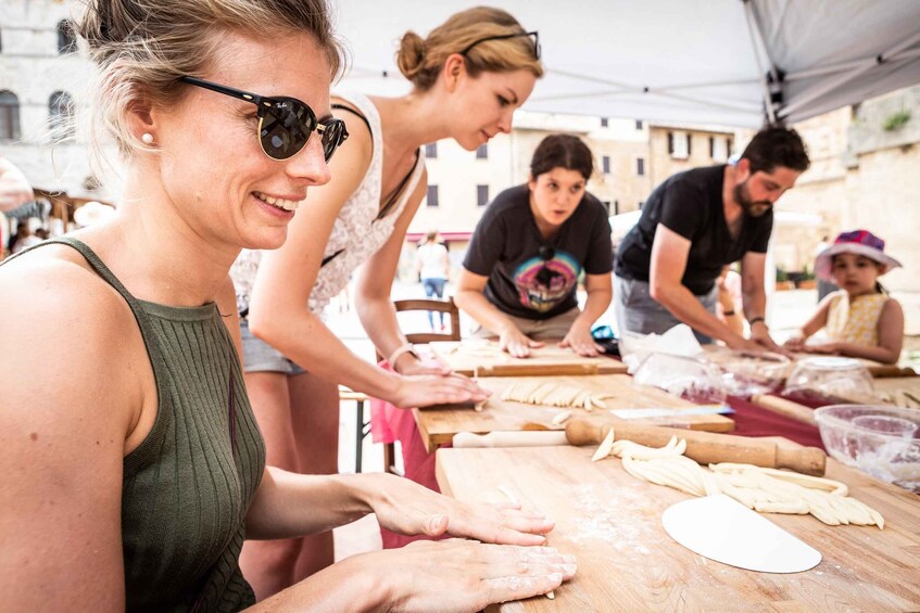 Montepulciano: Pasta-Making Class with Tasting and Wine