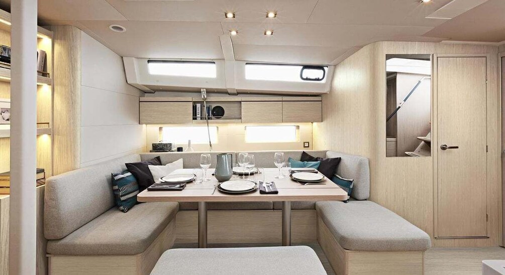 Picture 8 for Activity 7-Day Crewed Charter "The Cosmopolitan"Beneteau Oceanis 46.1