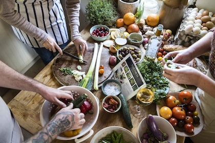 Alicante: Cooking Class with Private Chef and Local Wine