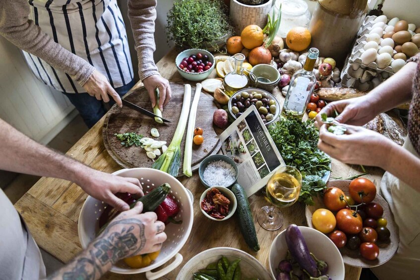 Alicante: Cooking Class with Private Chef and Local Wine