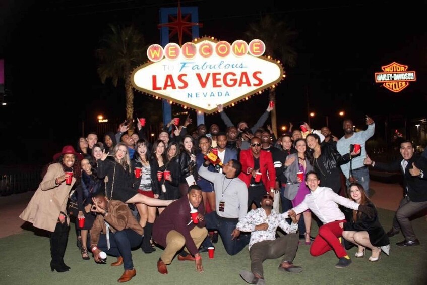 Las Vegas: Hip-Hop Club Tour with Party Bus Experience