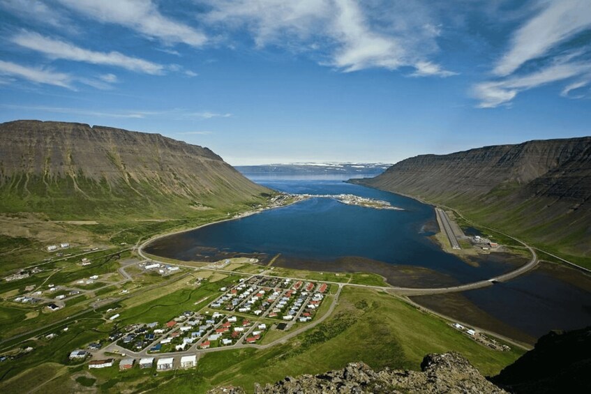 Isafjordur: Hop-on Hop-off Shuttle Bus Ticket