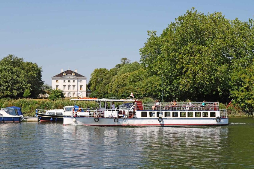 Picture 1 for Activity London: Richmond to Hampton Court River Thames Cruise