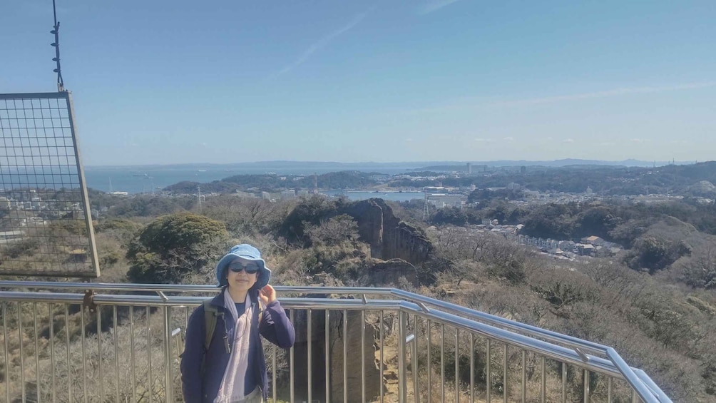 Picture 4 for Activity Yokosuka : Hike and Local Cruise Experience in Spanish