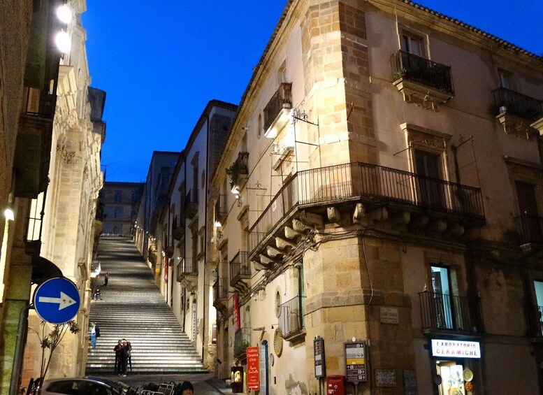 Caltagirone: Traditional Ceramic Town Walking Tour