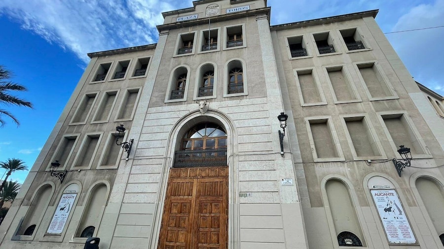 Alicante: Private Guided Visit to Alicante Bullring & Museum
