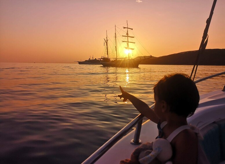 Picture 5 for Activity Visite en bateau Coucher de soleil Sites classés et baignade