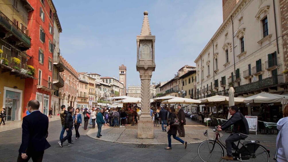 Picture 16 for Activity Verona Walking Tour: Arena, Fast Entry