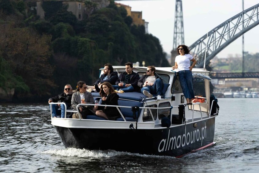 Picture 5 for Activity Porto: Boat tour for 6 bridges with porto wine/Sunset option