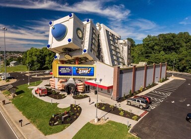 Entrada al centro de diversión familiar «Beyond the Lens» de Pigeon Forge