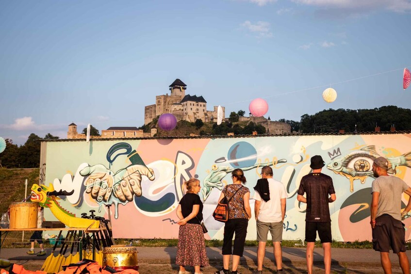 Trenčín: Walking Street Art Tour