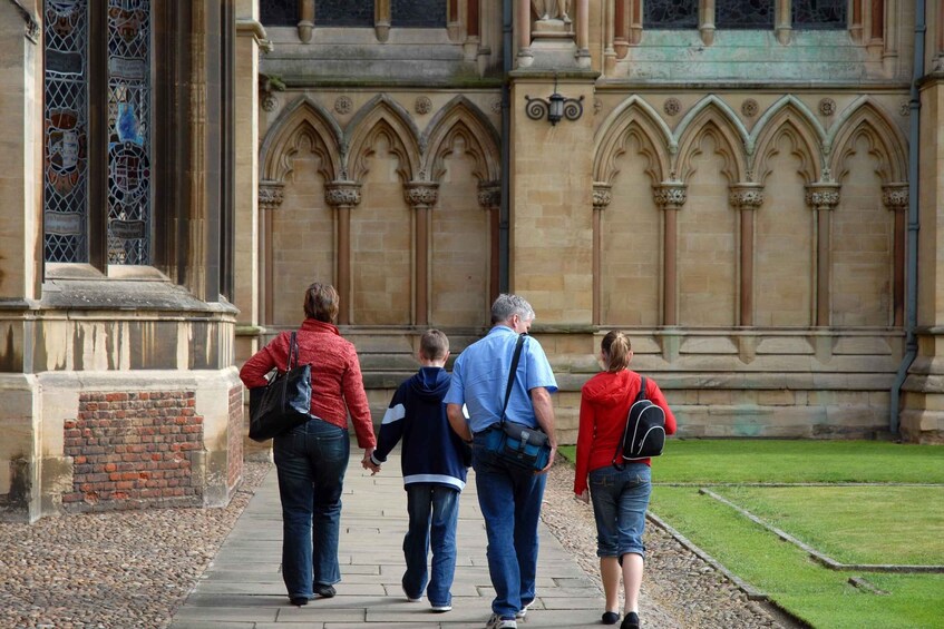 Picture 1 for Activity Cambridge: English Local Guided Walking Tour