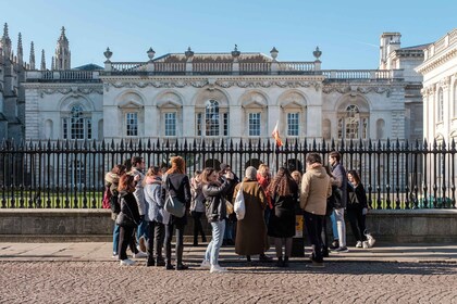 Cambridge: English Local Guided Walking Tour