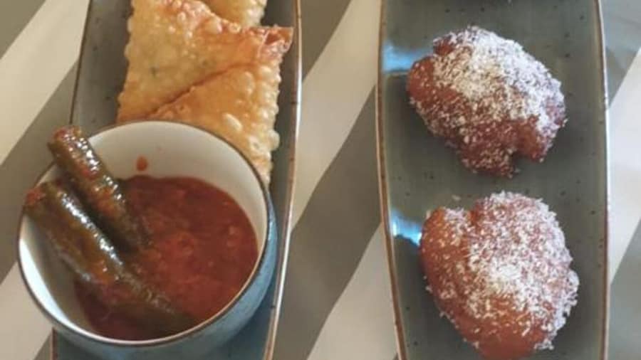 Koeksister and Samoosa Class by the Malay Cook Up