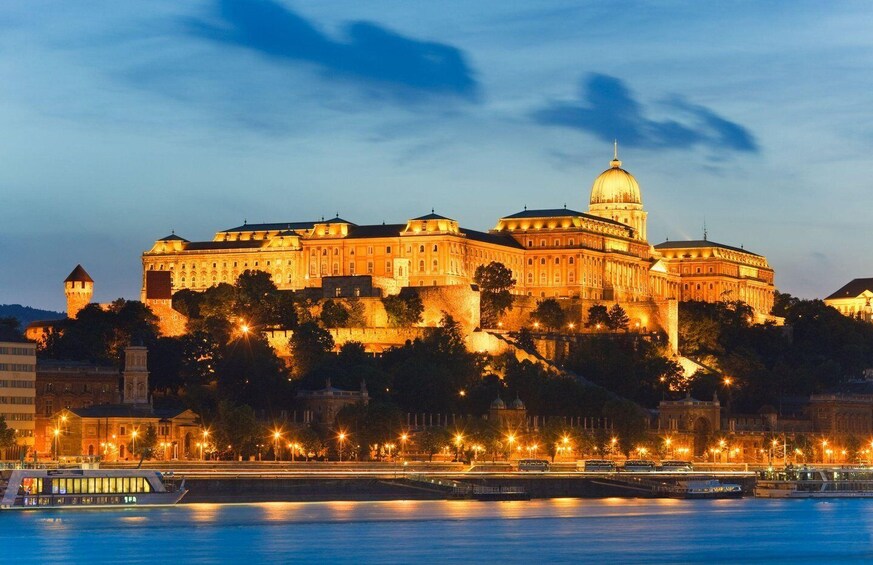 Picture 2 for Activity Budapest: Unlimited Prosecco and Wine Sightseeing Cruise