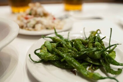 San Sebastián: Tour guidato a piedi con degustazione di vini