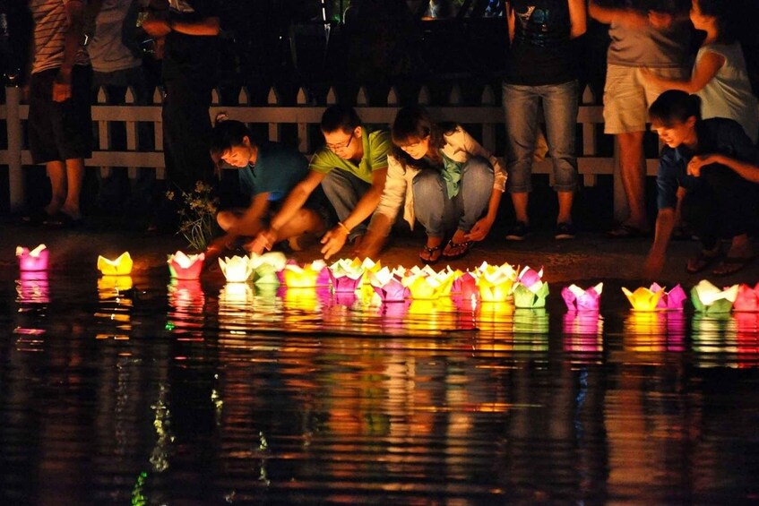 Picture 5 for Activity Hoi An: Hoai River Night Boat Trip and Floating Lantern