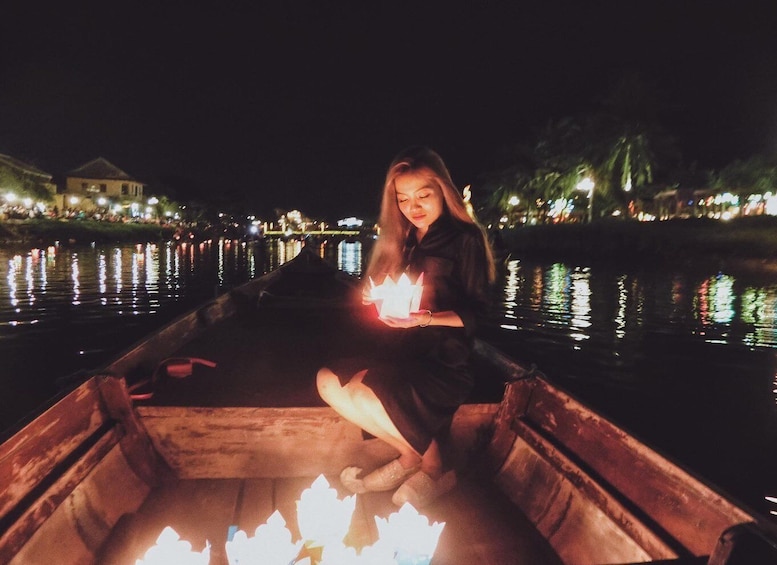 Picture 2 for Activity Hoi An: Hoai River Night Boat Trip and Floating Lantern