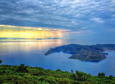 Da Cefalonia: Tour dell'isola di Itaca di un giorno intero in autobus