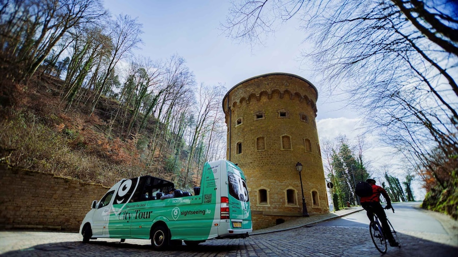 Luxembourg: City Bus Tour with Audio Guide and Headphones