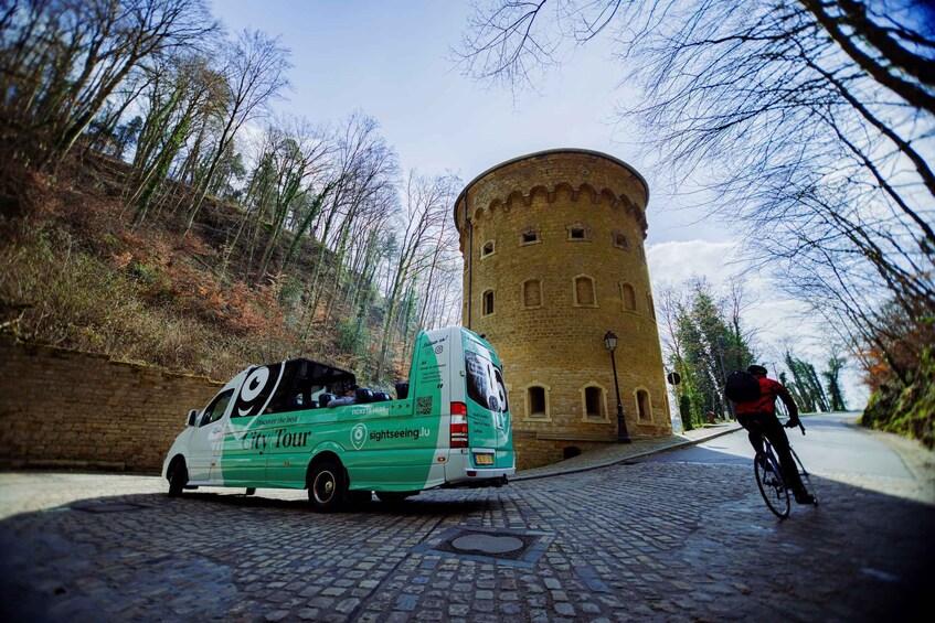 Luxembourg: City Bus Tour with Audio Guide and Headphones