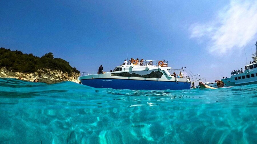 From Lefkimmi: Syvota, Blue Lagoon and Cave Sunset Cruise