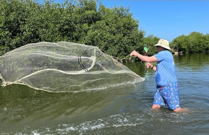 Cartagena Fishing, Crabbing, Birdwatching Experience + Lunch