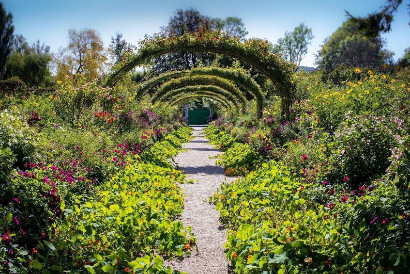 Picture 2 for Activity Giverny Private Guided Walking Tour