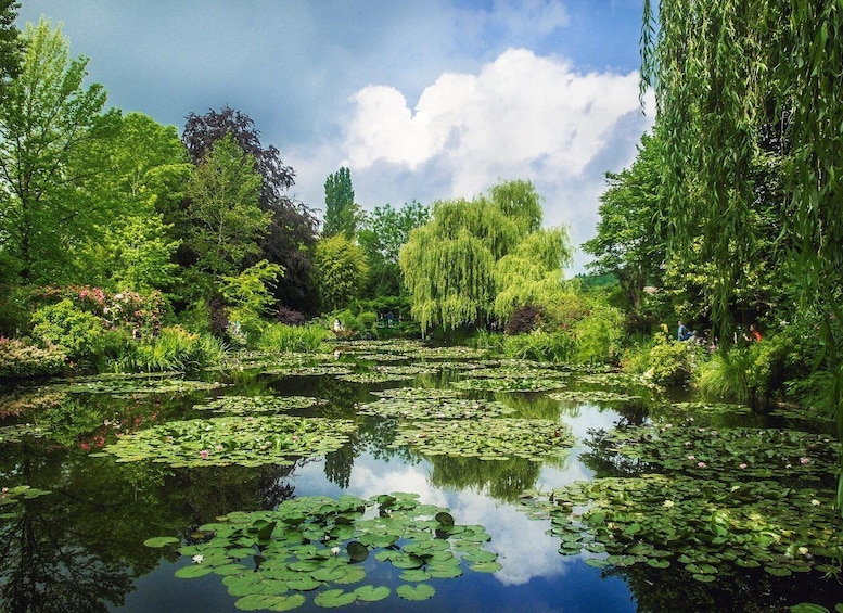 Giverny Private Guided Walking Tour