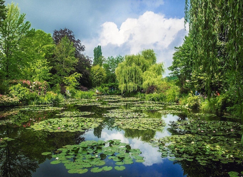 Giverny Private Guided Walking Tour