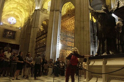 Sevillan monumenttien kohokohdat yksityinen opastettu kierros