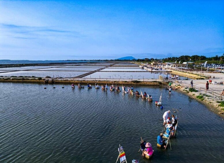 Picture 4 for Activity Water painting in the salt pans of Marsala