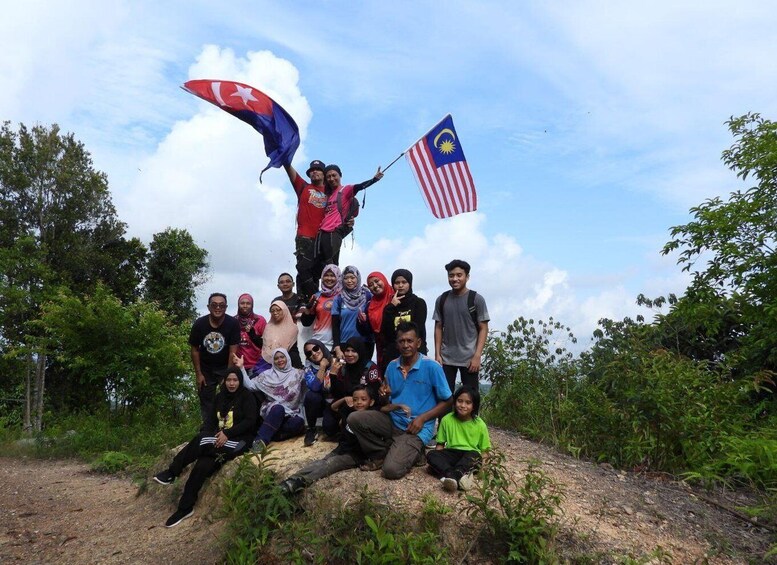 Johor: Belungkor Hill Hiking Tour