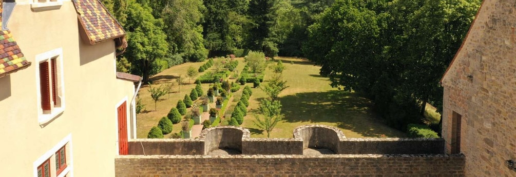 Picture 1 for Activity Château de Couches : Visite libre du Château et de ses parcs