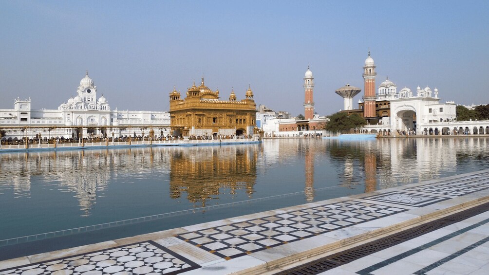 Picture 3 for Activity Amritsar: Full-Day Sightseeing Tour with Wagah Border