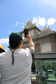 Madrid: Panoramic Open-Top Bus Day or Night Tour with Guide