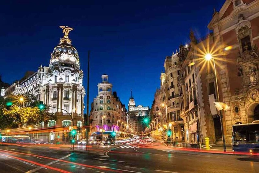 Madrid: Panoramic Open-Top Bus Day or Night Tour with Guide