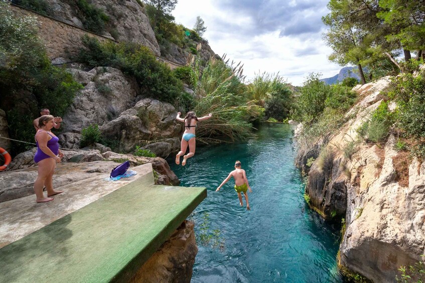 From Alicante/Benidorm: Guadalest and Algar Waterfalls Tour