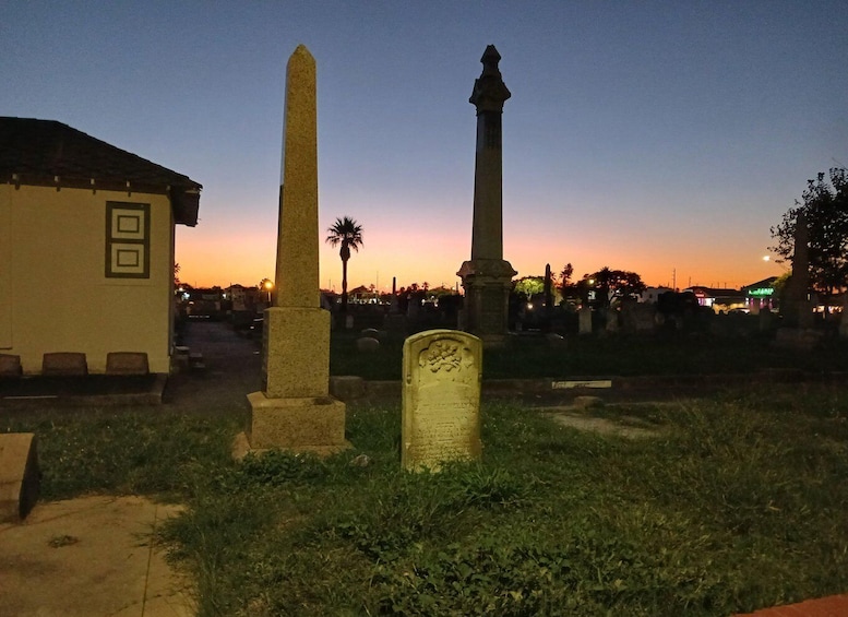 Galveston: Old City Cemetery Walking Tour with Local Guide