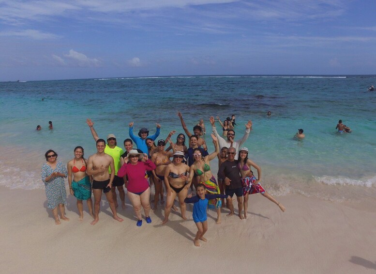 Picture 15 for Activity From San Andrés: Full-Day San Andrés Bay Snorkeling Cruise