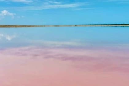 From Merida: Tour to Las Coloradas with Lunch & boat