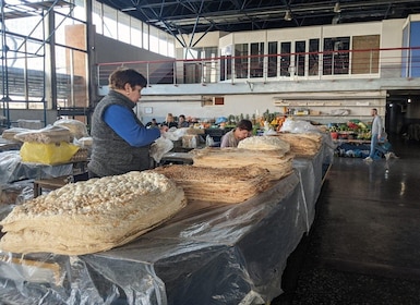 Yerevan: a Tour through the Flea Markets to find treasures