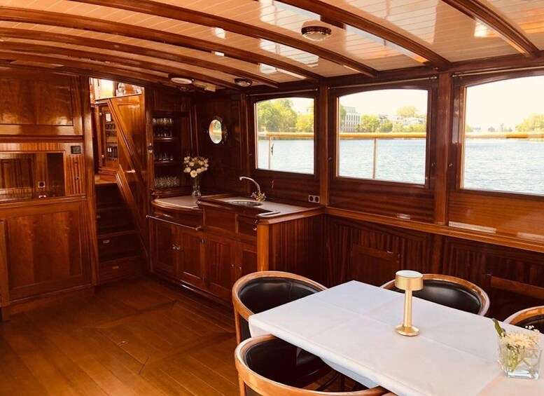 Picture 13 for Activity Berlin: Electric Yacht Cruise with 4-Course Dinner